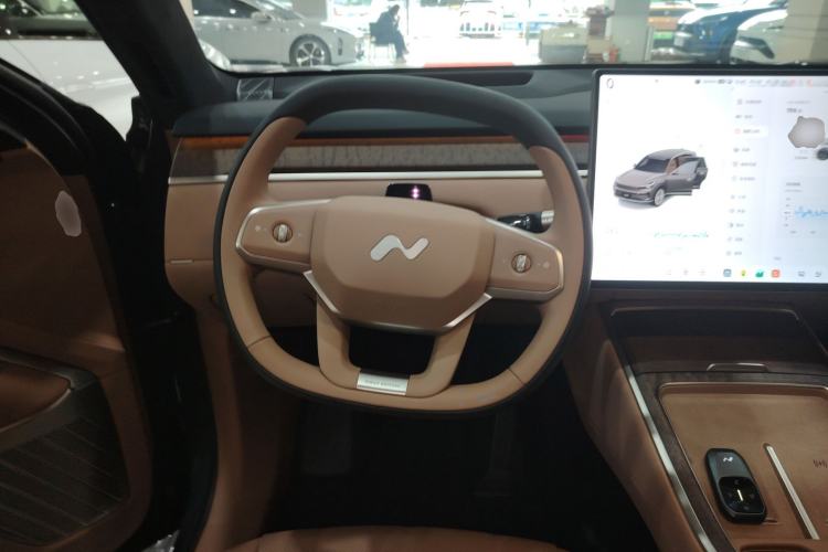 Used ONVO Luxeed L90 2025 Model—Ultra Six-Seater Version