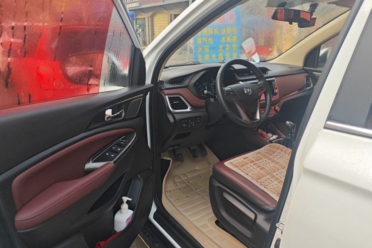 Used Changan Lingxuan 2017 1.6L Manual Elite Model
