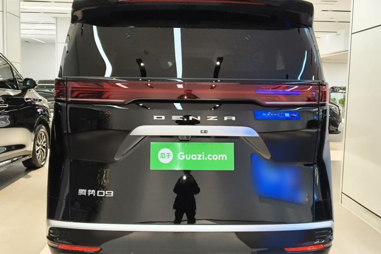 Used Denza D9 2025 DM-i Intelligent Drive 1020 Four-Wheel Drive Flagship Model