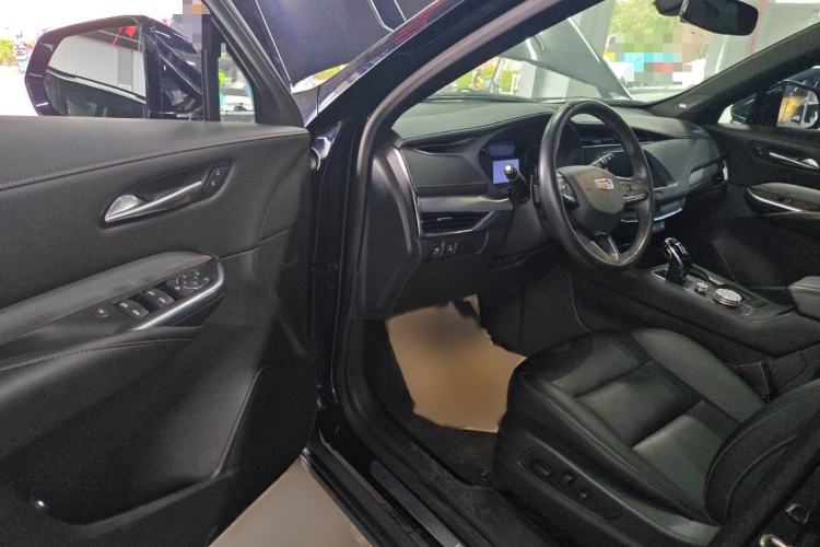 Used Cadillac XT4 2021 28T Two-Wheel Drive Leading Version
