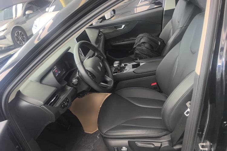 Used Hongqi E-QM5 2022 431 km Charge & Enjoy Edition