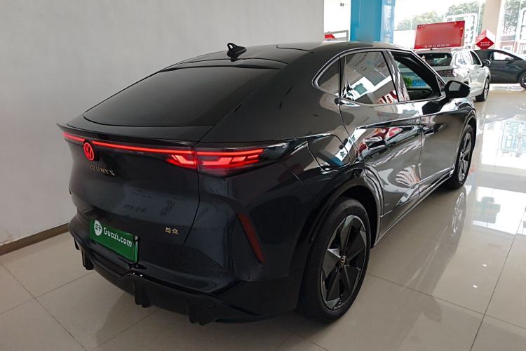 Used Volkswagen ID.UNYX 2024 Pro Long-Range Version Rear Right 45 Deg