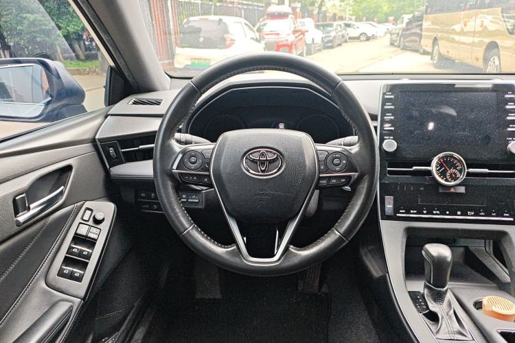 Used Toyota Avalon 2019 Dual-Engine 2.5L Luxury Edition China VI Standard
