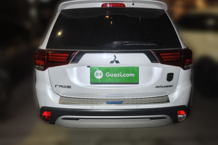 Used Mitsubishi Outlander 2020 2.0L Two-Wheel Drive Comfort Edition 7-Seater
