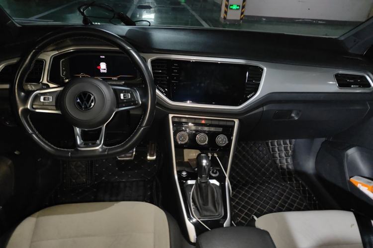 Used Volkswagen T-ROC 2021 280TSI DSG Two-Wheel Drive R-Line Pro Connected Version