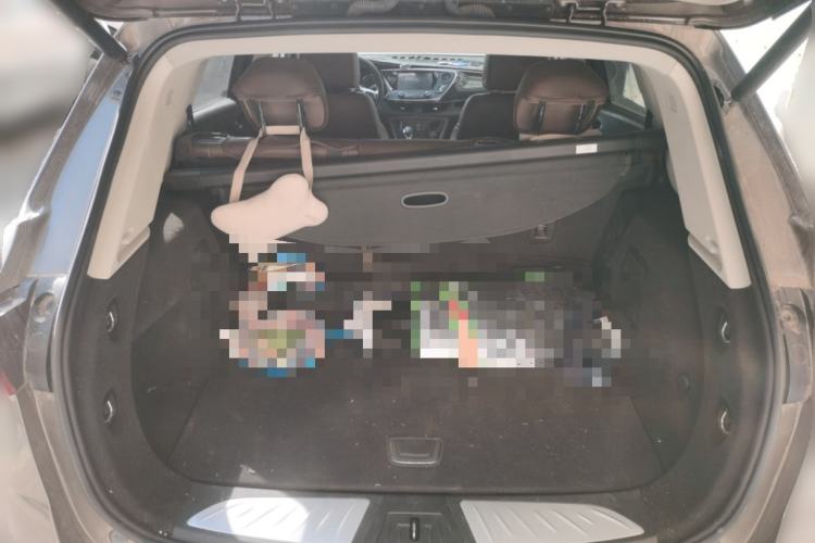 Used Buick Envision 2018 20T Two-Wheel Drive Luxury Model Trunk