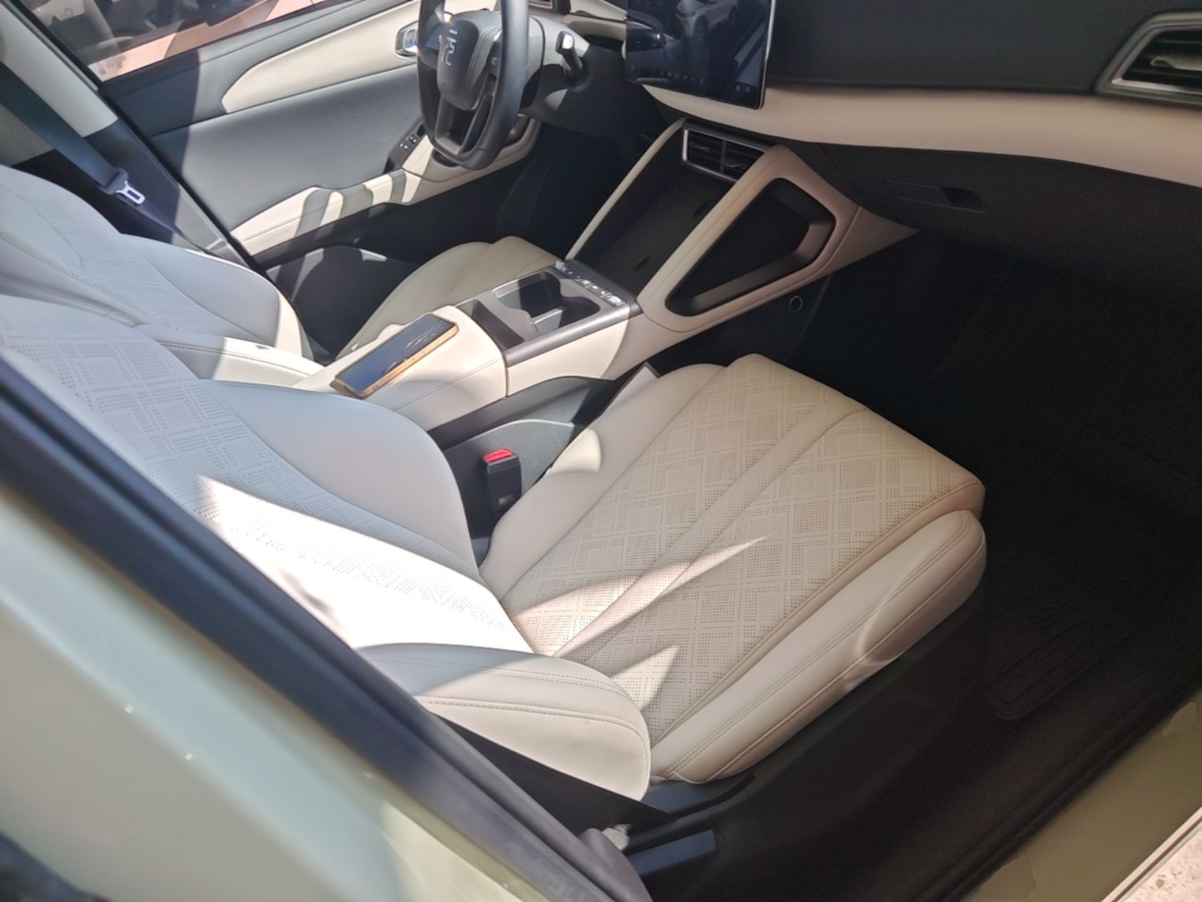 BYD Yuan UP 2025 Intelligent Driving Version 401 KM Dynamic Edition — снимка 19