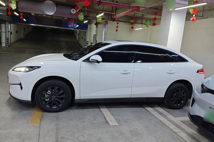 Used BYD e7 2025 Model 520 Smart Mobility Edition
