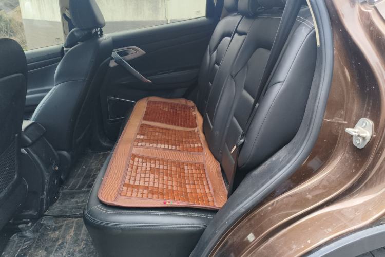 Used Geely Auto Emgrand X7 Sport 2016 2.0L Manual ZhiShang Version Left Rear Seat