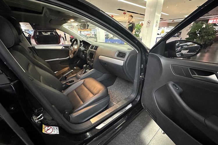 Used Volkswagen Sagitar 2014 Revised Version 1.4TSI Automatic Luxury Edition