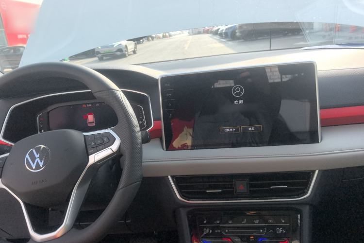 Used Volkswagen Tharu 2024 300TSI Two-Wheel-Drive Moon Luxury Edition Center Console