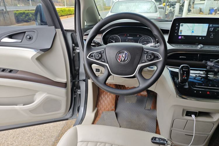 Used Buick GL8 2023 Land Executive Class Smart Enjoyment Model
