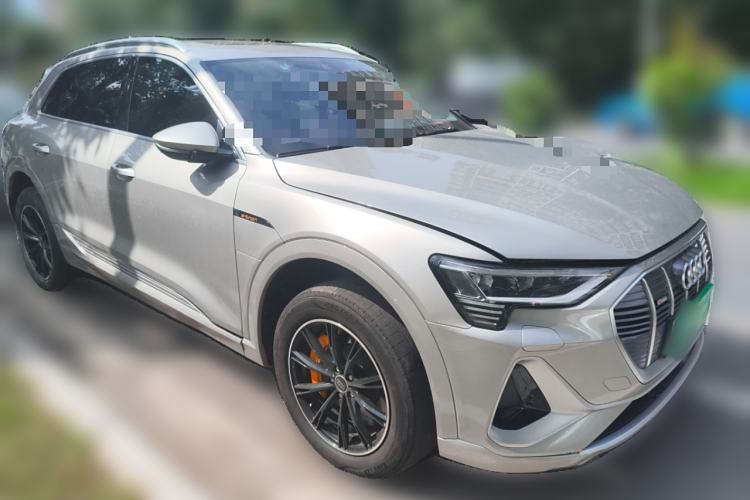 Used Audi e-tron 2021 50 quattro Luxury Edition Front Right 45 Deg