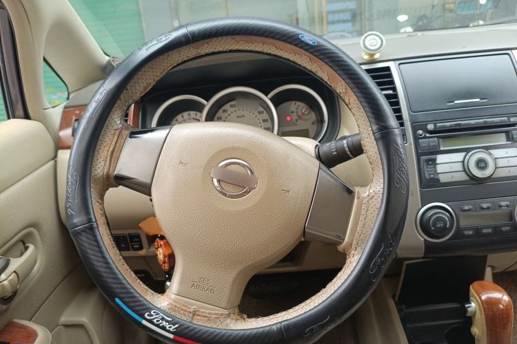Used Nissan Tiida Sedan 2009 1.6L Automatic Tech Edition Steering Wheel