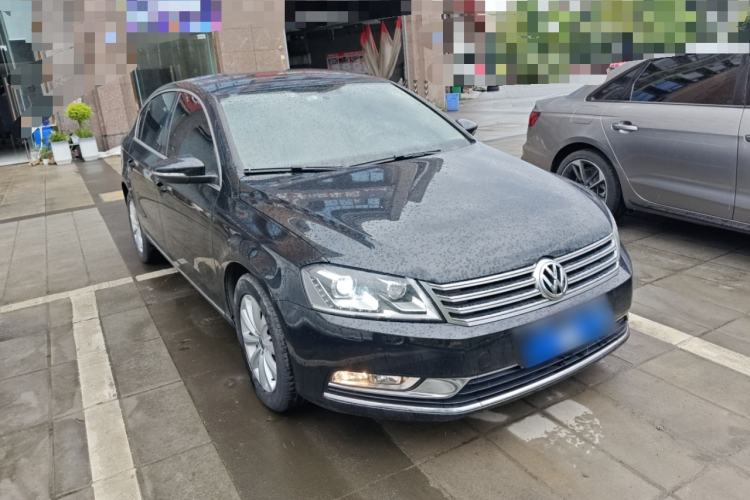 Used Volkswagen Magotan 2013 1.8TSI Luxury Model Front Right 45 Deg