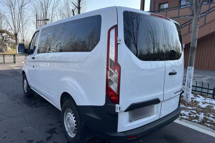 Used Ford Transit 2017 2.0T Diesel Multi-Purpose Commercial Vehicle Short Wheelbase Low Roof China V Standard
