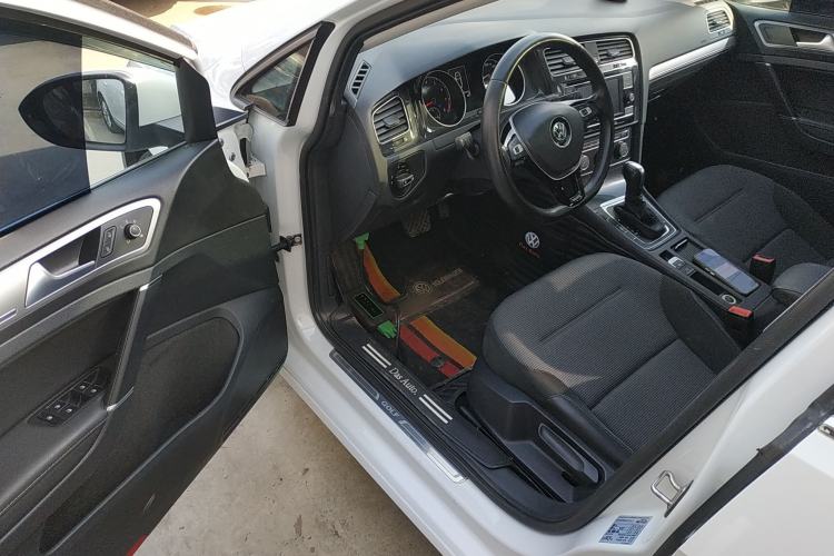 Used Volkswagen Golf 2018 230TSI Automatic Comfort Model
