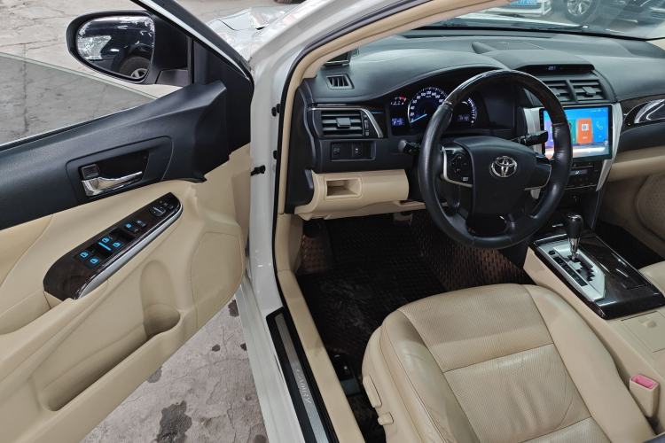 Used Toyota Camry 2015 2.0G Premier Edition
