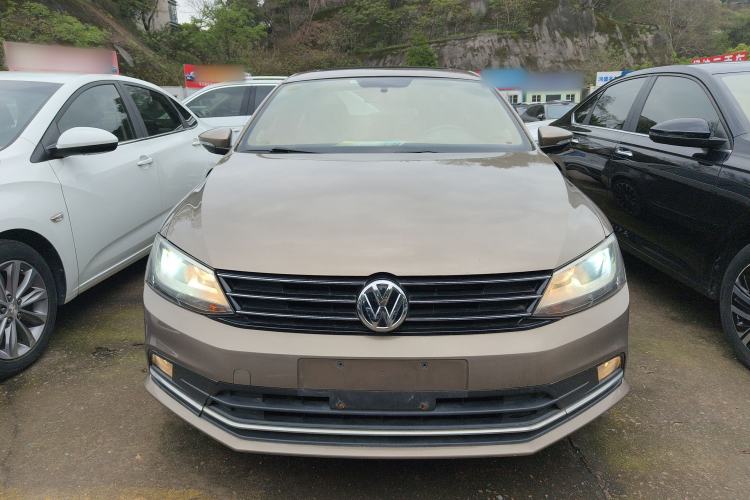 Used Volkswagen Sagitar 2015 1.6L Automatic Comfort Model Front