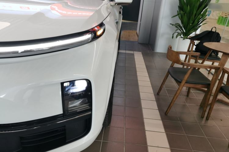 Used Li Auto L8 2025 Ultra Smart Refreshed Edition
