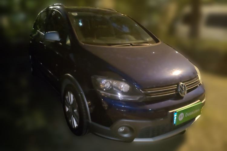 Used Volkswagen Golf 2011 1.4TSI Cross Golf Front Right 45 Deg