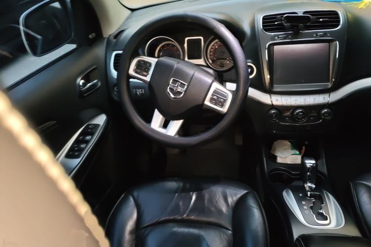 Used Dodge Journey 2013 2.4L Two-Wheel Drive Luxury Version