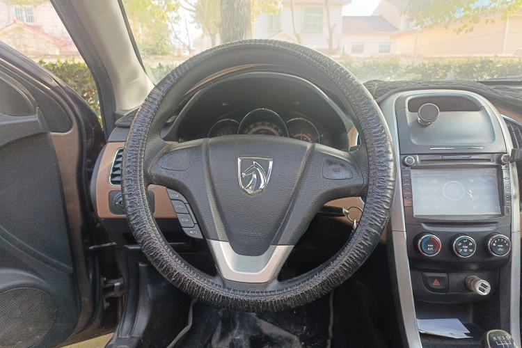 Used Baojun 630 2013 1.5L manual Elite version
