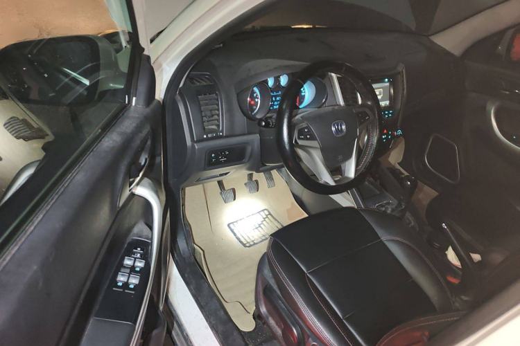 Used CHANGAN CS35 2014 1.6L Manual Luxury Navigation Model China IV Standard
