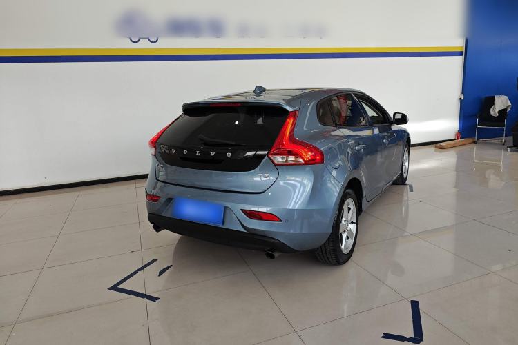 Used Volvo V40 2018 T3 Smart Edition