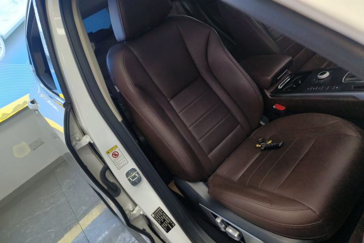 Used Wey VV5 2017 2.0T Ultra-Luxury Version Right Front Seat