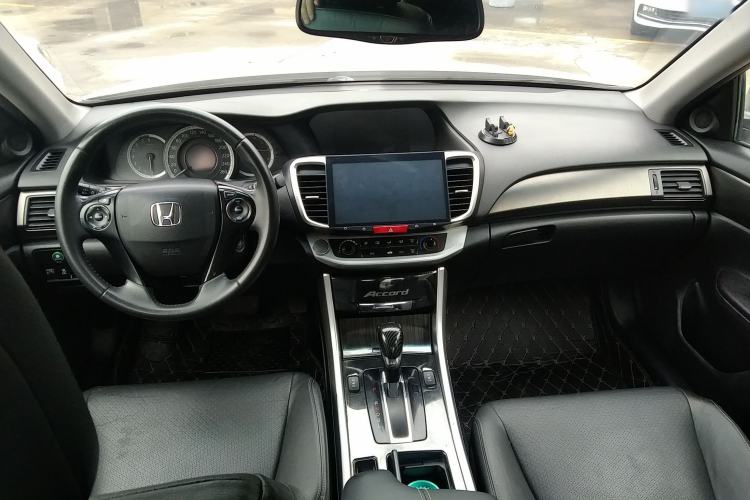 Used Honda Accord 2015 2.0L LXS Elite Edition Center Console