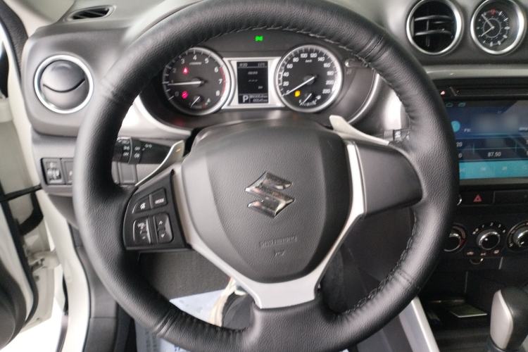 Used Suzuki Vitara 2016 1.4T Automatic Two-Wheel Drive Elite Model Steering Wheel