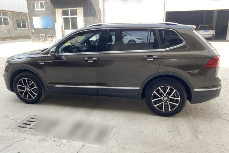 Used Volkswagen Tiguan L 2018 Facelift 330TSI Automatic Two-Wheel Drive Luxury Edition Exterior 4