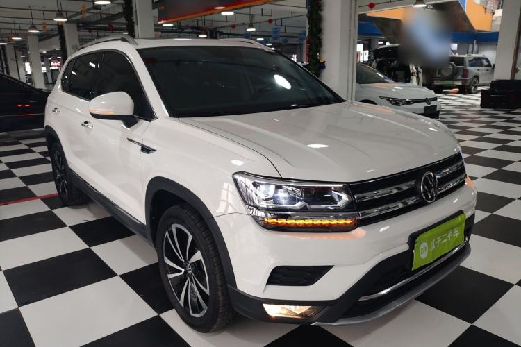 Used Volkswagen Tharu 2021 330TSI All-Wheel Drive Luxury PLUS Version Front Right 45 Deg