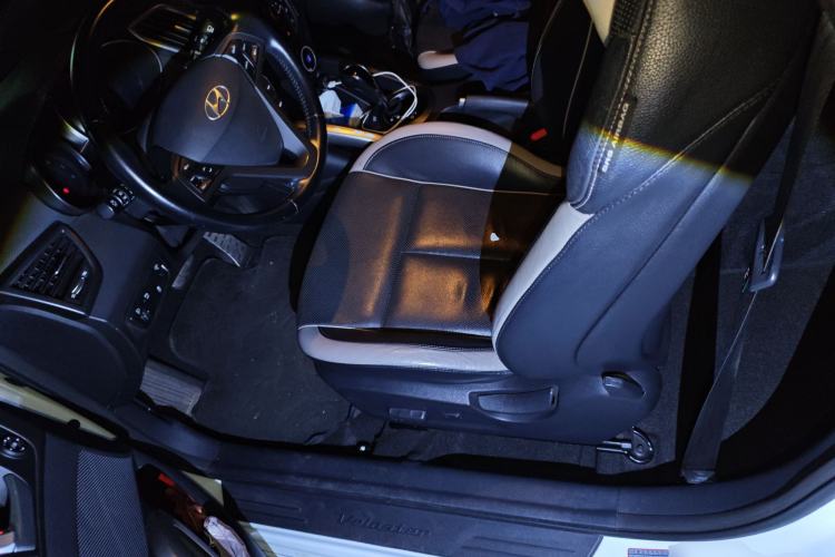 Used Hyundai Veloster 2012 1.6T Automatic Luxury Edition Left Front Seat