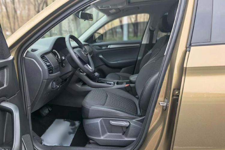 Used Skoda Kodiaq 2018 Facelifted TSI330 5-Seater Two-Wheel-Drive Comfort Edition Interior 2