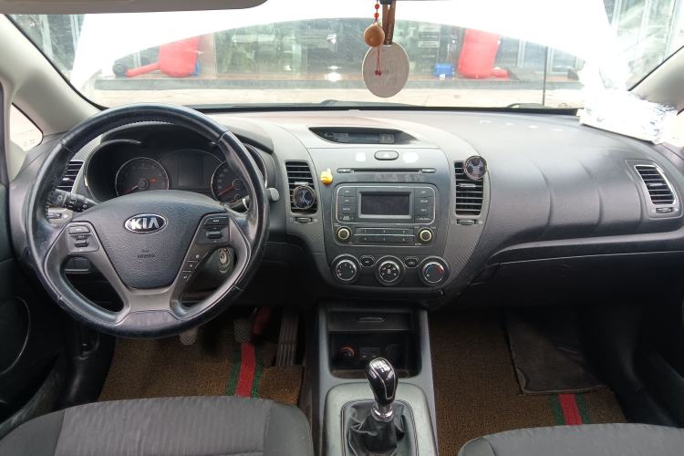 Used Kia K3 2015 1.6L Manual GLS Center Console