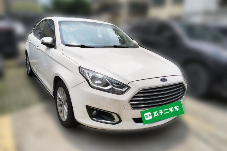Used Ford Escort 2015 1.5L Automatic Fashion Model Front Right 45 Deg