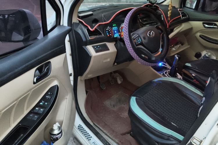 Used FAW Yingzhi 737 2015 1.5L Manual Deluxe Navigation Version Driver Seat