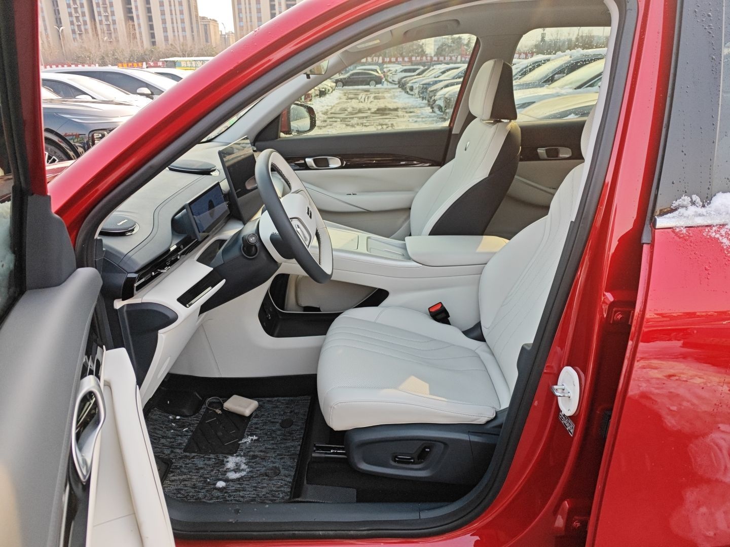 المقاعد الأمامية داخل السيارة