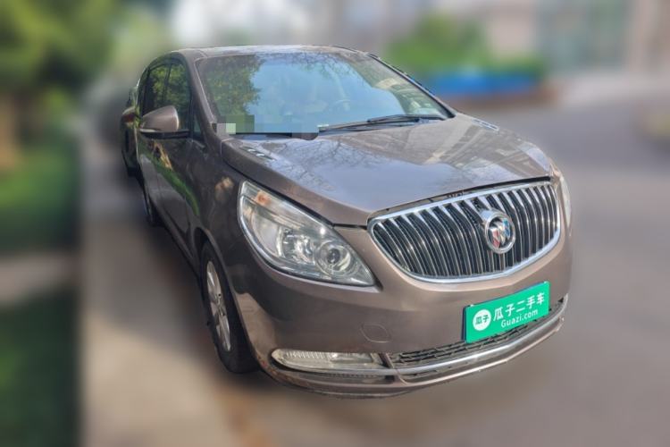 Used Buick GL8 2015 2.4L Luxury Business Premium Edition Front Right 45 Deg