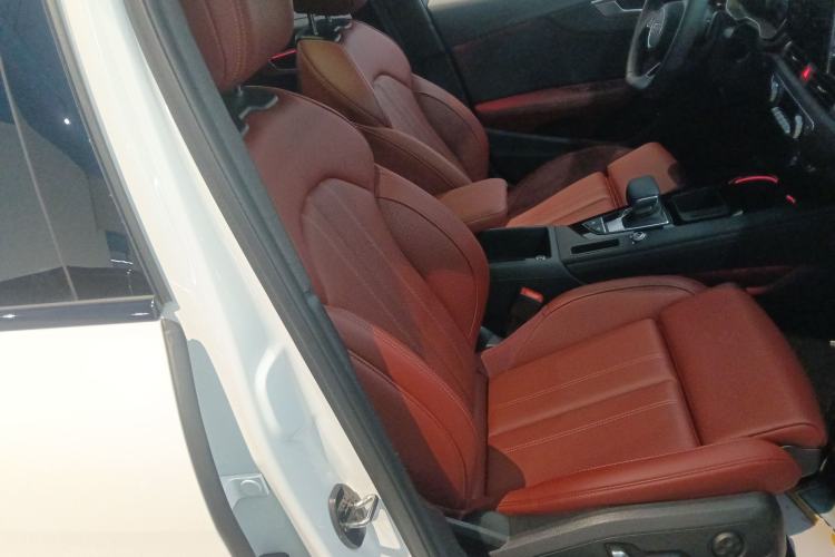 Used Audi A4L 2024 40 TFSI Luxury Dynamic Edition Right Front Seat