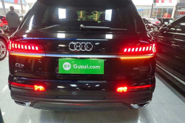 Used Audi Q7 2021 45 TFSI quattro S line Sport model