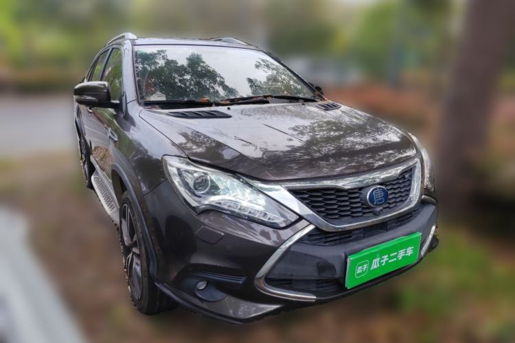 Used BYD Tang New Energy 2017 2.0T All-Wheel Drive Hyatt Model Front Right 45 Deg