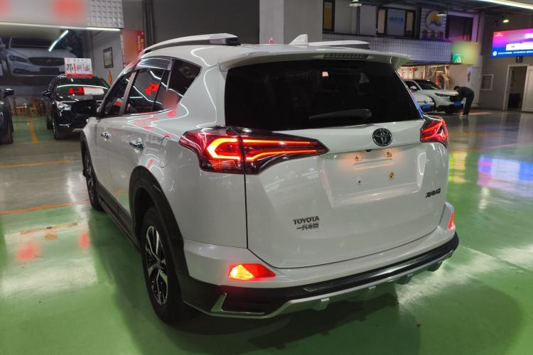 Used Toyota RAV4 2018 2.0L CVT Two-Wheel Drive Fashion X Edition