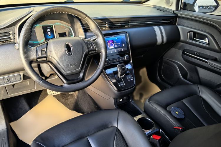 Used ORA iQ 2018 Smart Connectivity Model