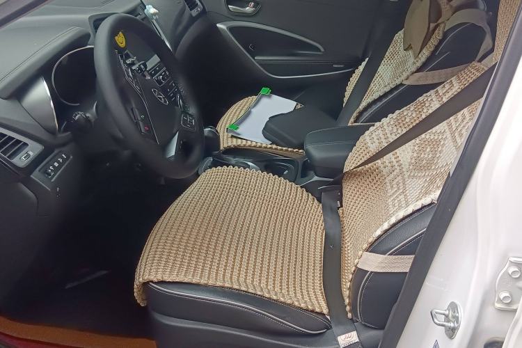 Used Hyundai Santa Fe 2017 2.0T Automatic Two-Wheel Drive Smart Version 7 Seats Left Front Seat