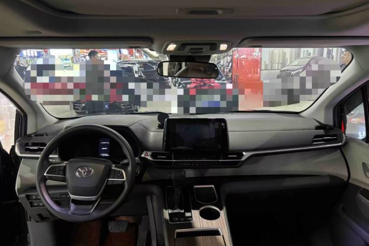 Used Toyota SIENNA 2023 2.5L Hybrid Comfort Edition Interior 1