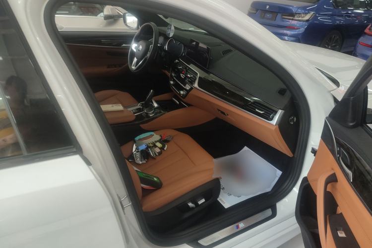 Used BMW 5 Series 2018 Restyled 530Li Leading Edition M Sport Package
