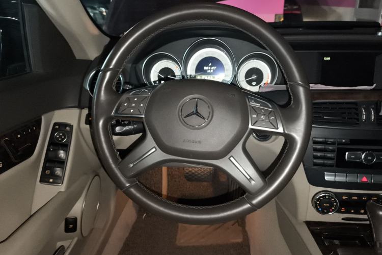 Used Mercedes-Benz C-Class 2011 C 200 CGI Elegant Model Steering Wheel